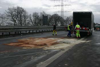 A 57 Brückenbrand Autobahn Neuss - Köln Vollsperrung Dormagen N