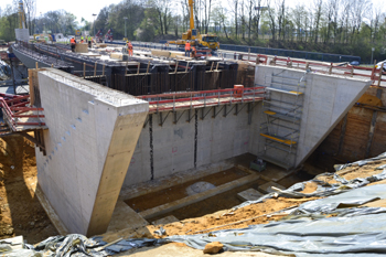 Ausbau Bundesstraße B 1 zur Autobahn A 40 in Dortmund Sölde Aplerbecker Straße Stahlträger Brückenneubau 58