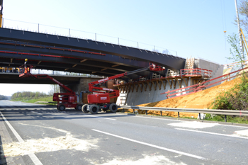 Ausbau Bundesstraße B 1 zur Autobahn A 40 in Dortmund Sölde Aplerbecker Straße Stahlträger Brückenneubau 73