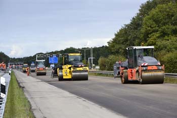 Autobahn A 3 Fahrbahndecke Elten Emmerich Kompaktasphaltdecke Deckschicht Binderschicht Straßenwalze 39