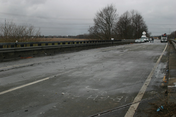 Autobahn A 57 Vollsperrung Unfall Brückenbrand 12