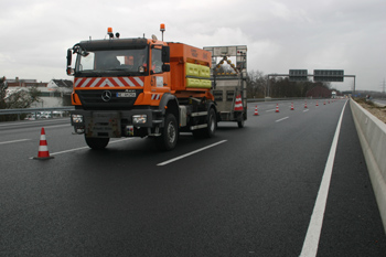 Autobahn A 57 Vollsperrung Unfall Brückenbrand Autobahnmeisterei 10