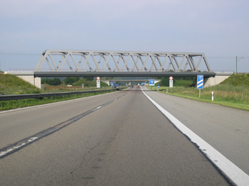 Autobahn A 8 Eisenbahnüberführung Burgau 42  Pansuevia 