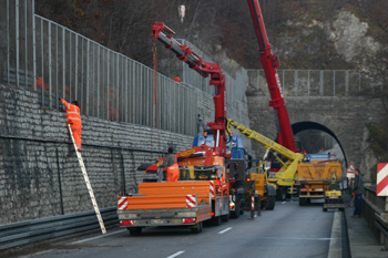 Autobahn A 8 Vollsperrung Albabstieg Drackensteiner Hang Felssicherung 85