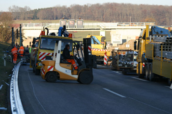 Autobahn A 8 Vollsperrung Albabstieg Drackensteiner Hang Hohenstadt 92