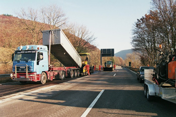 Autobahn A 8 Vollsperrung Albabstieg Drackensteiner Hang  Fahrbahndecke 03