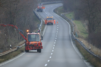 Autobahn A 8 Vollsperrung Albabstieg Drackensteiner Hang  Grünschnitt Autobahnmeisterei 49