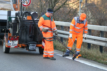 Autobahn A 8 Vollsperrung Albabstieg Drackensteiner Hang  Verguß Autobahnmeisterei 20