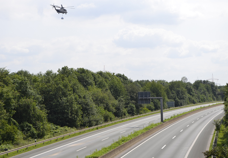 Autobahn Hochwasser Flutkatastrophe Überschwemmung Unwetterzerstörungen Abzweig Erfttal Erftstadt Blessem 19