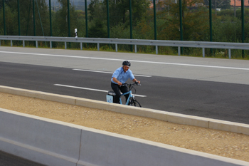 Autobahn Köln - Aachen Düren Kerpen Autobahnneubau Verkehrsfreigabe Fahrräder auf der Autobahn74