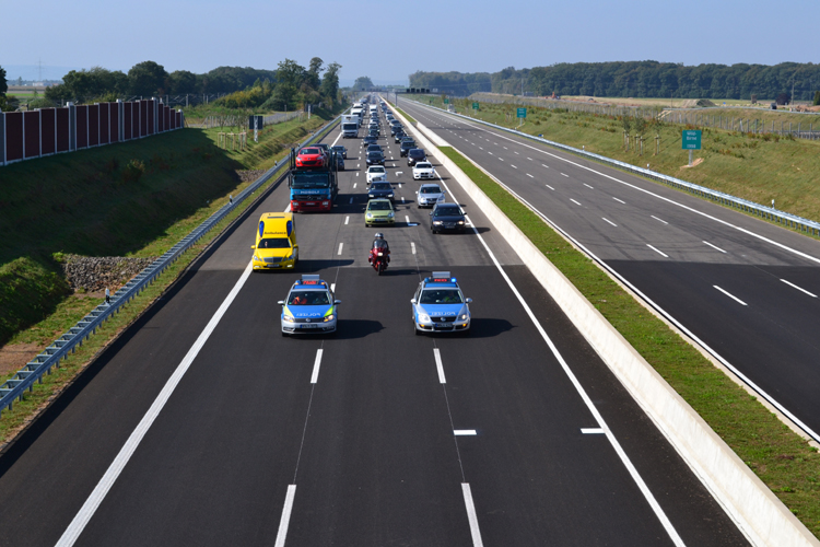 Autobahn Köln - Aachen Düren Kerpen Autobahnneubau Verkehrsumlegung  Autobahnpolizei 21