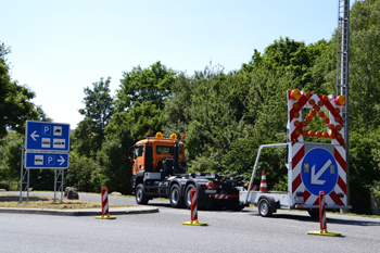 Autobahn Mll sammeln Verkehrsminister Al-Wazir Autobahnparkplatz Theital Niedernhausen 32