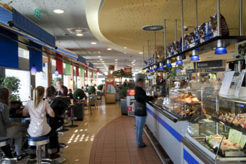 Autobahn_Tank-_und_Rastanlage_Frankenwald_3