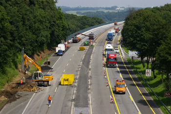 Autobahn Vollsperrung A52 Ruhrtalbrücke Mintard 74