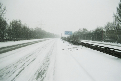 Autobahn im Schnee