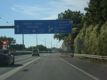 Autobahnbrücke A1 Rhein Köln Leverkusen Lkw-Schrankenanlage 146