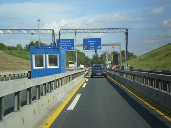 Autobahnbrcke A1 Rhein Kln Leverkusen Lkw-Schrankenanlage 177