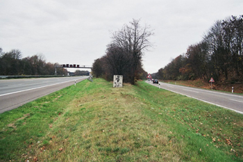 Autobahndreieck Heumar Köln Aachen Ruhrgebiet Frankfurt am Main Kilometerstein Berliner Bär 1