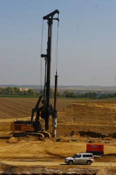 Autobahnkreuz Jackerath A 44 A 61 Braunkohle Tagebau Autobahnbaustelle 24