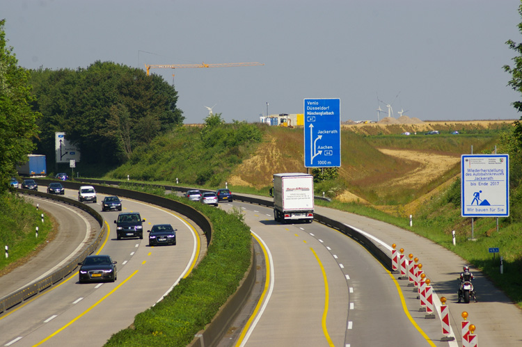 Autobahnkreuz Jackerath A 44 A 61 Braunkohle Tagebau Autobahnbaustelle 76