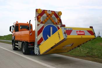 Autobahnmeisterei Anpralldämpfer Sicherungsfahrzeuge Absperrtafel 29