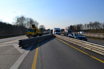 Autobahnpolizei Rheinbrücke Duisburg Neuenkamp Verkehrskontrolle 57