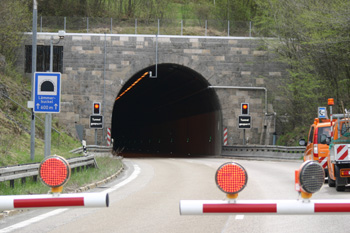 Autobahntunnel A 8 Lämmerbuckel funktionaler Tunneltest 64