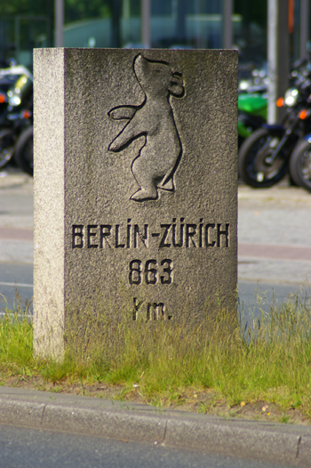 B1 Bundesstra�e Kilometerstein Berliner B�r Z�rich Zehlendorf 