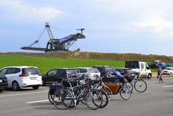 Baggerquerung Absetzer Riese auf Reisen Braunkohle Tagebau Garzweiler II Jüchen Neue Autobahn A44n 12