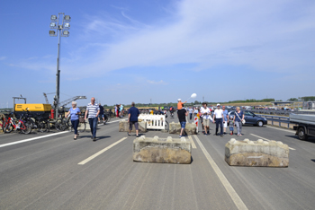 Baggerquerung Absetzer Riese auf Reisen Braunkohle Tagebau Garzweiler II Jüchen Neue Autobahn A44n 27