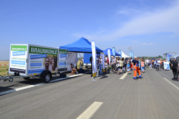 Baggerquerung Absetzer Riese auf Reisen Braunkohle Tagebau Garzweiler II Jüchen Neue Autobahn A44n 29