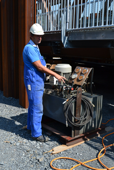 Behelfsbrücke Autobahn Recklinghausen Baustelle Hydrauliksteuerung 80