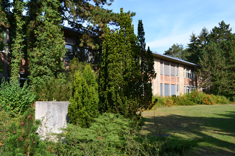 Berliner B�r Kilometerstein Rene Sintenis Grundschule Berlin-Frohnau 4