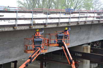 Brckenmontage A1 Leverkusen Rheinbrckenbau Hubtraverse Raupenkran Liebherr Brckenstahl 65