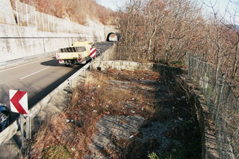 Bundesautobahn Drackensteiner Hang Albabstieg Nasenfelstunnel A 8 Parkplatz 25