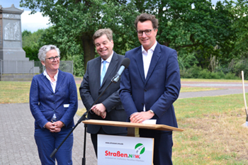 Bundesstraße B 58 Ortsumfahrung Wesel Spatenstich Elfriede Saue