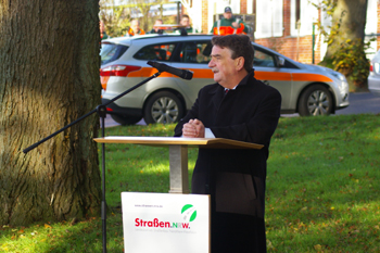 Gedenkstunde Kranzniederlegung für verunglückte Straßenwärter Verkehrsminister Michael Groschek 22