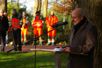 Genken an verunglückte Straßenwärter Straßen.NRW HauptgeschäftsführerWinfried Pudenz 98