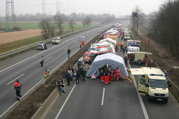 Großübung Autobahn A 57 84