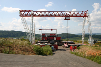 Hochmoselübergang Zeltingen Rachting Ürzig Moselbrücke Brückenneubau B50n Bockkran 81