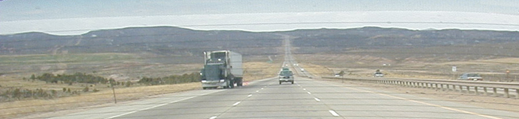 Interstate I-80 Lincoln Highway USA Autobahn Amerika Wyoming 45 Lane ends merge left