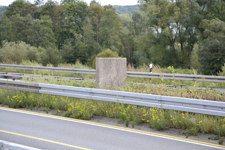 Kilometerstein Berliner Bär Meilenstein Autobahn A7 Northeim Schlochau Leine Rhume 90