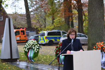 Kranzniederlegung Autobahnmeisterei Straßenbetriebsdienst Straßenwärter Straßenmeisterei 81