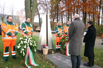 Kranzniederlegung für verunglückte Straßenwärter Michael Groschek Winfried Pudenz 19