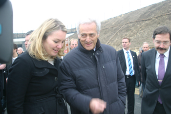 Minister_Schultz_van_Haegen_Bundesverkehrsminister_Dr._Peter_Ramsauer_opening_A_61_n__A74_snelwegen_verbindingsweg_Venlo_5