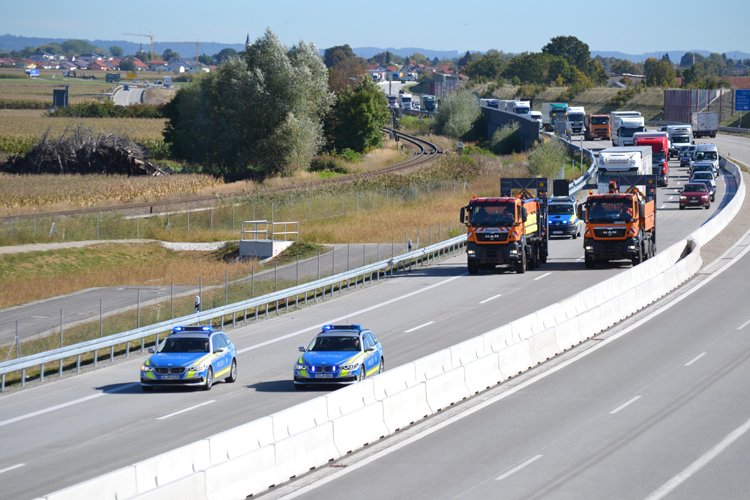 Neue Autobahn A94 Eröffnung erste Fahrzeuge Inbetriebnahme Verkehrsfreigabe Erstbefahrer Heldenstein 30