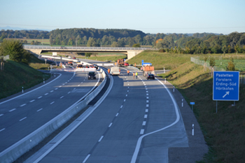 Neue Autobahn A94 Eröffnung erste Fahrzeuge Verkehrsfreigabe Er