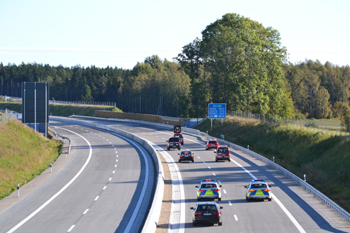 Neue Autobahn A94 Eröffnung erste Fahrzeuge Verkehrsfreigabe Erstbefahrer Pastetten Dorfen München Passau 44