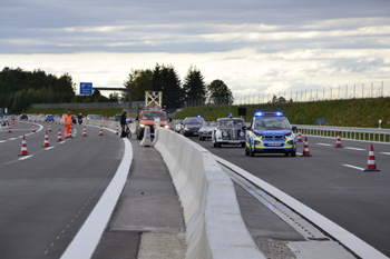 Oldtimer Korso Autobahn A94 Youngtimer Rundfahrt historische Fahrzeuge Kfz Pkw Autobahnpolizei 24