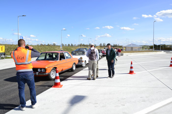 Oldtimer Korso Autobahn A94 Youngtimer Rundfahrt historische Fahrzeuge Kfz Pkw BMW 85